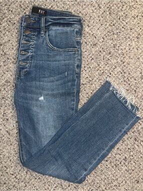 Kut from the Kloth High-Rise Button-Fly Rachael mom Jeans in Medium Blue Wash